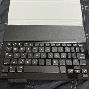 iPad mini Logitech keyboard